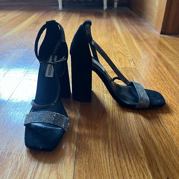 Steve Madden black and silver heels - Picture 1 of 3